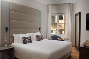 Superior Room, Balcony | Hypo-allergenic bedding, minibar, in-room safe, individually decorated - NH Collection Palermo Palazzo Sitano (Palermo)