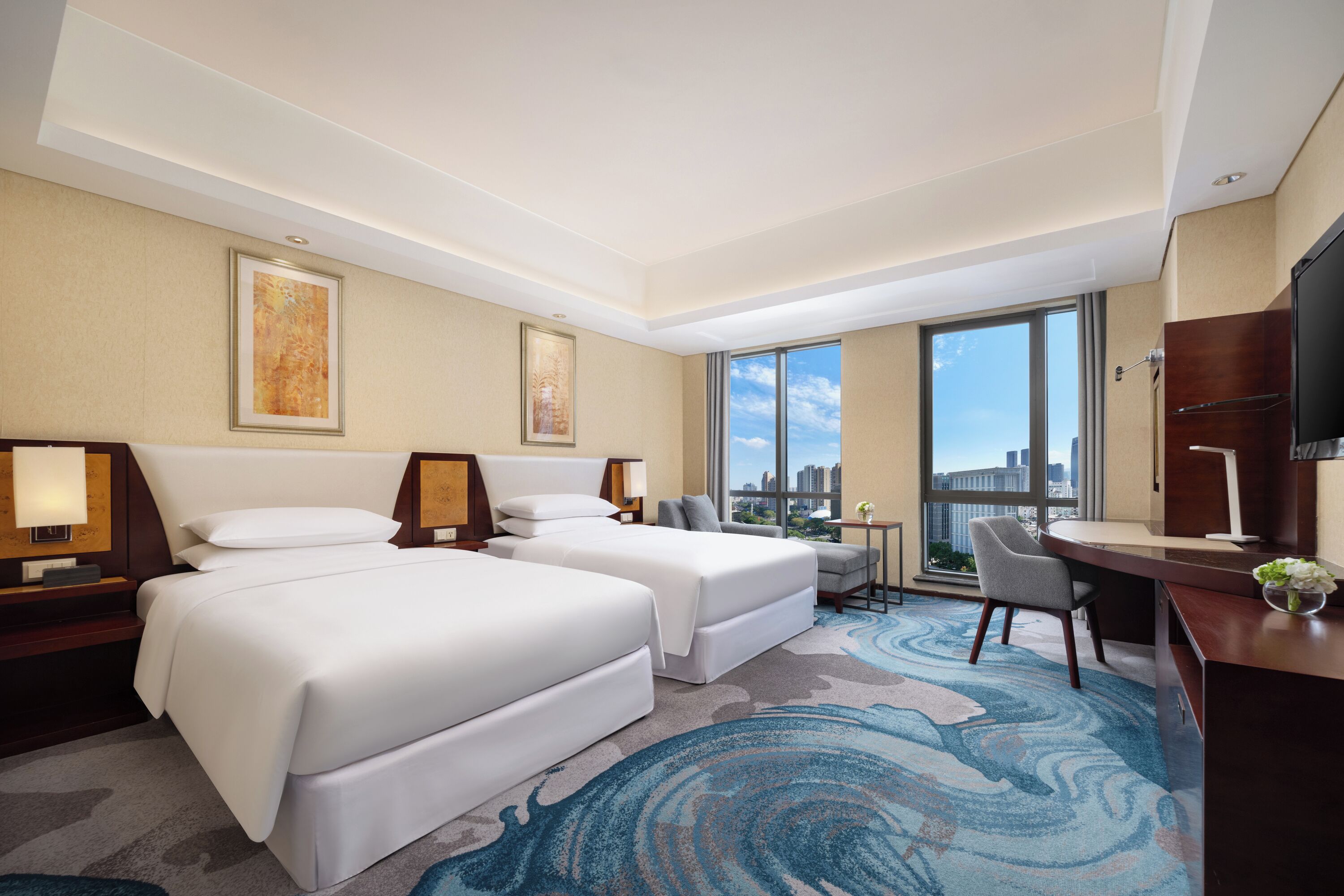 premium bedding, minibar, in-room safe, desk