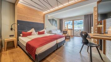 Superior Double Room, Balcony | Free minibar, in-room safe, desk, blackout curtains