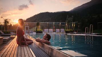 2 outdoor pools, pool umbrellas, sun loungers
