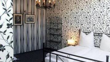 Coffres-forts dans les chambres, bureau, lits bébé (en supplément)