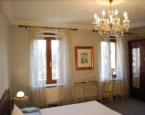 In-room safe, desk, cribs/infant beds, rollaway beds - Hotel Figo (Bad Kreuznach)