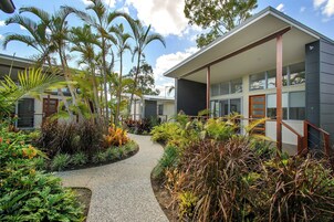 别墅, 2 间卧室 | 高档床上用品、婴儿床、床单