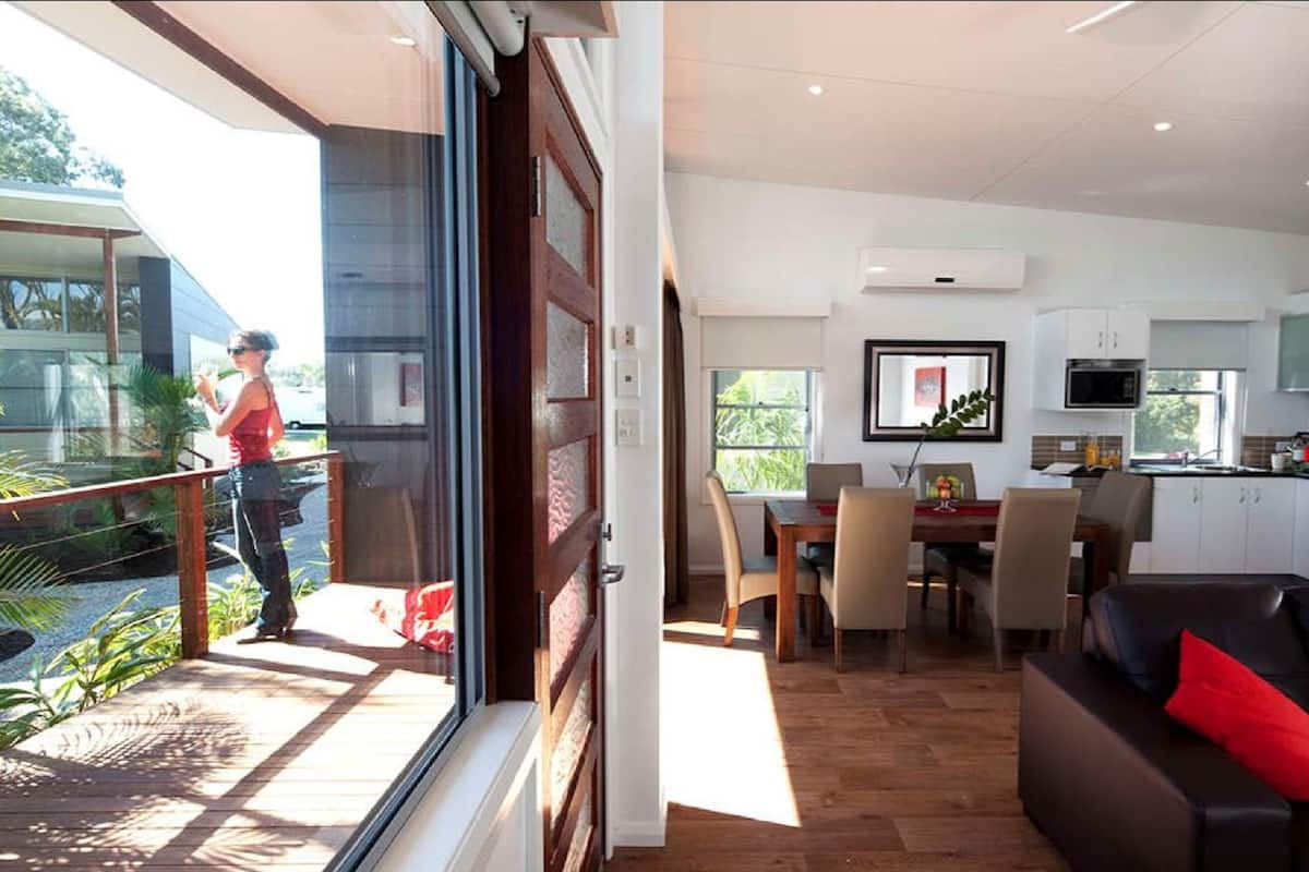 Villa, 2 Bedrooms | Private kitchenette | Fridge, microwave