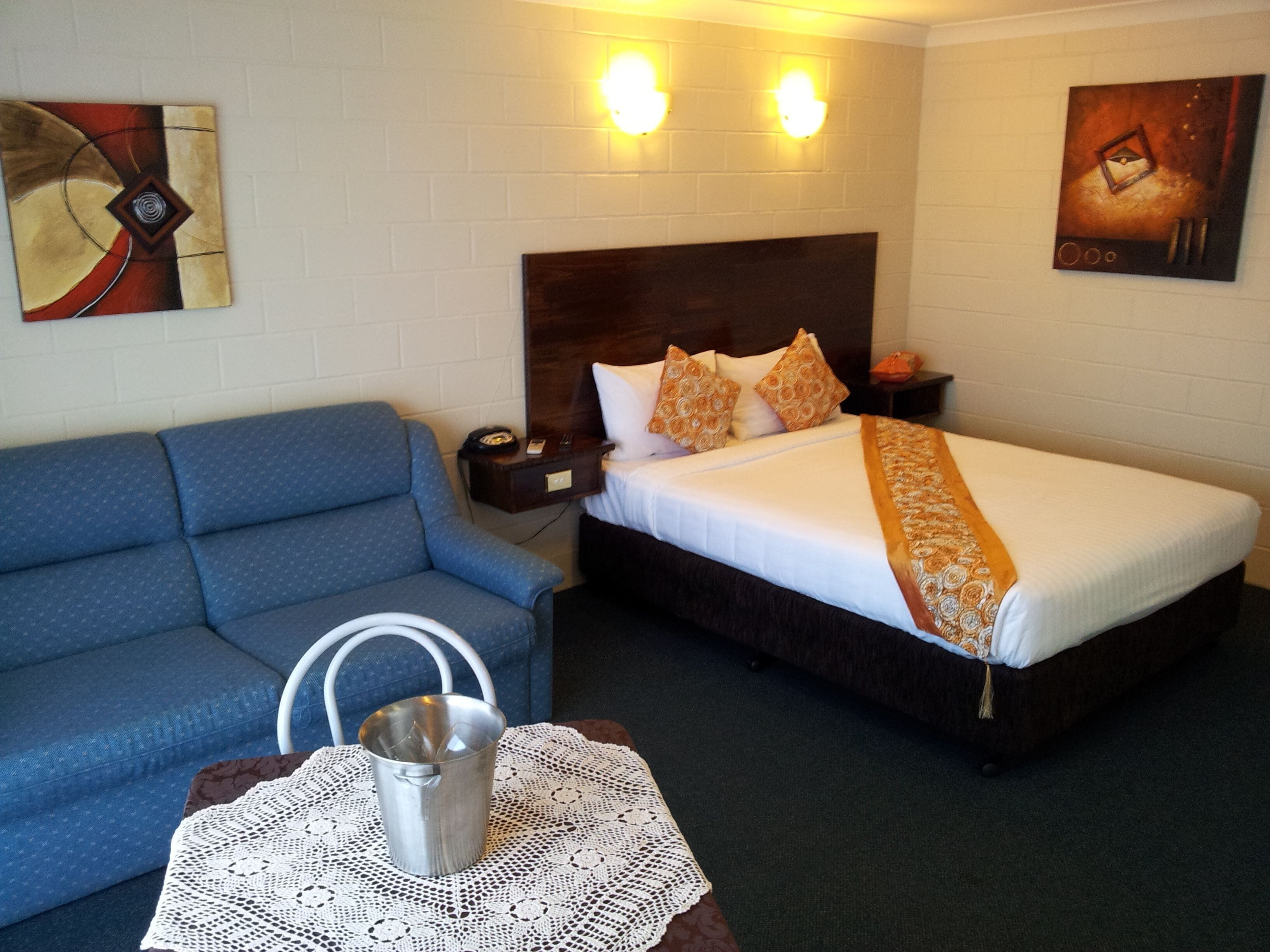 Desk, iron/ironing board, rollaway beds, free WiFi