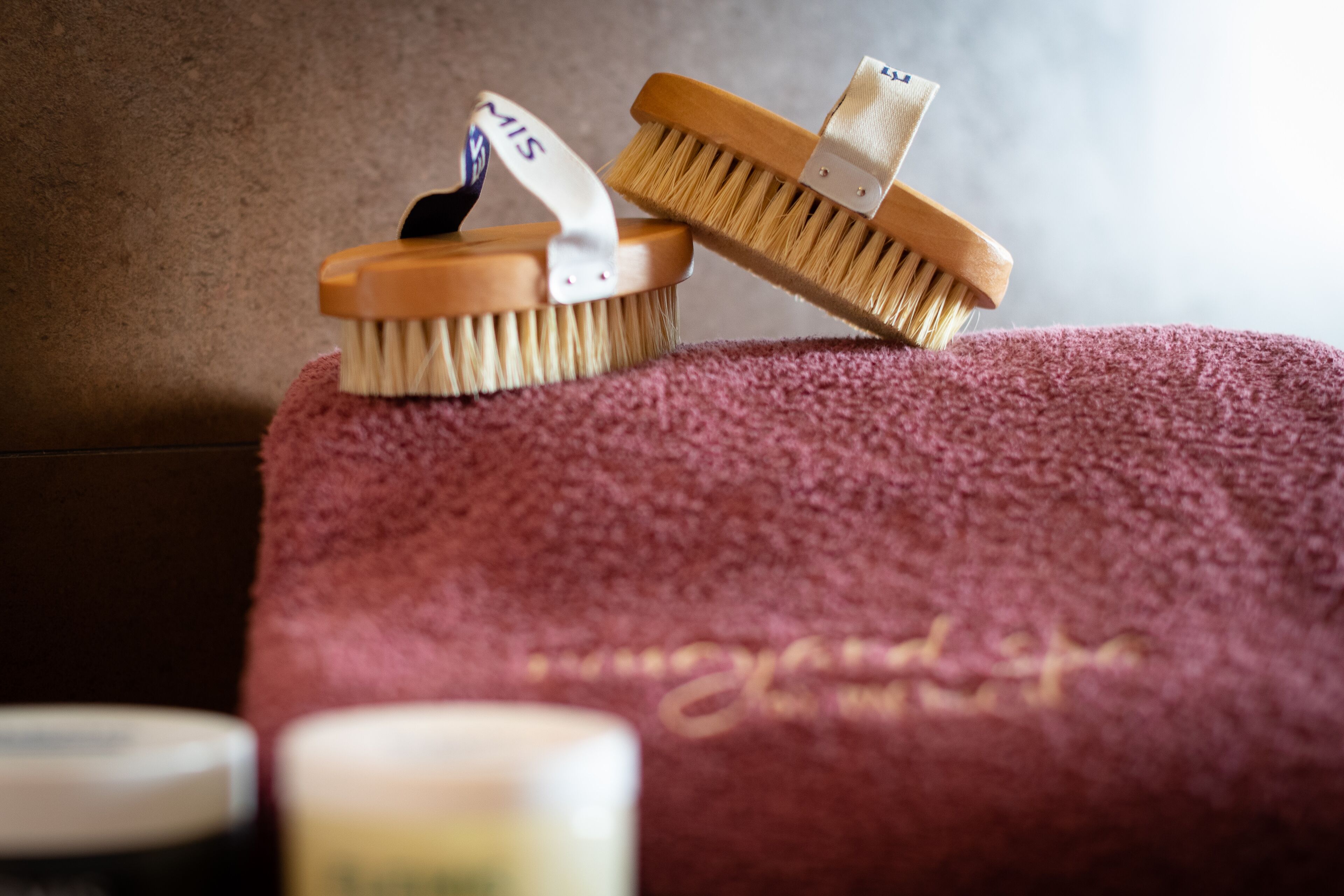 couples treatment room(s), body treatments, body scrubs, facials