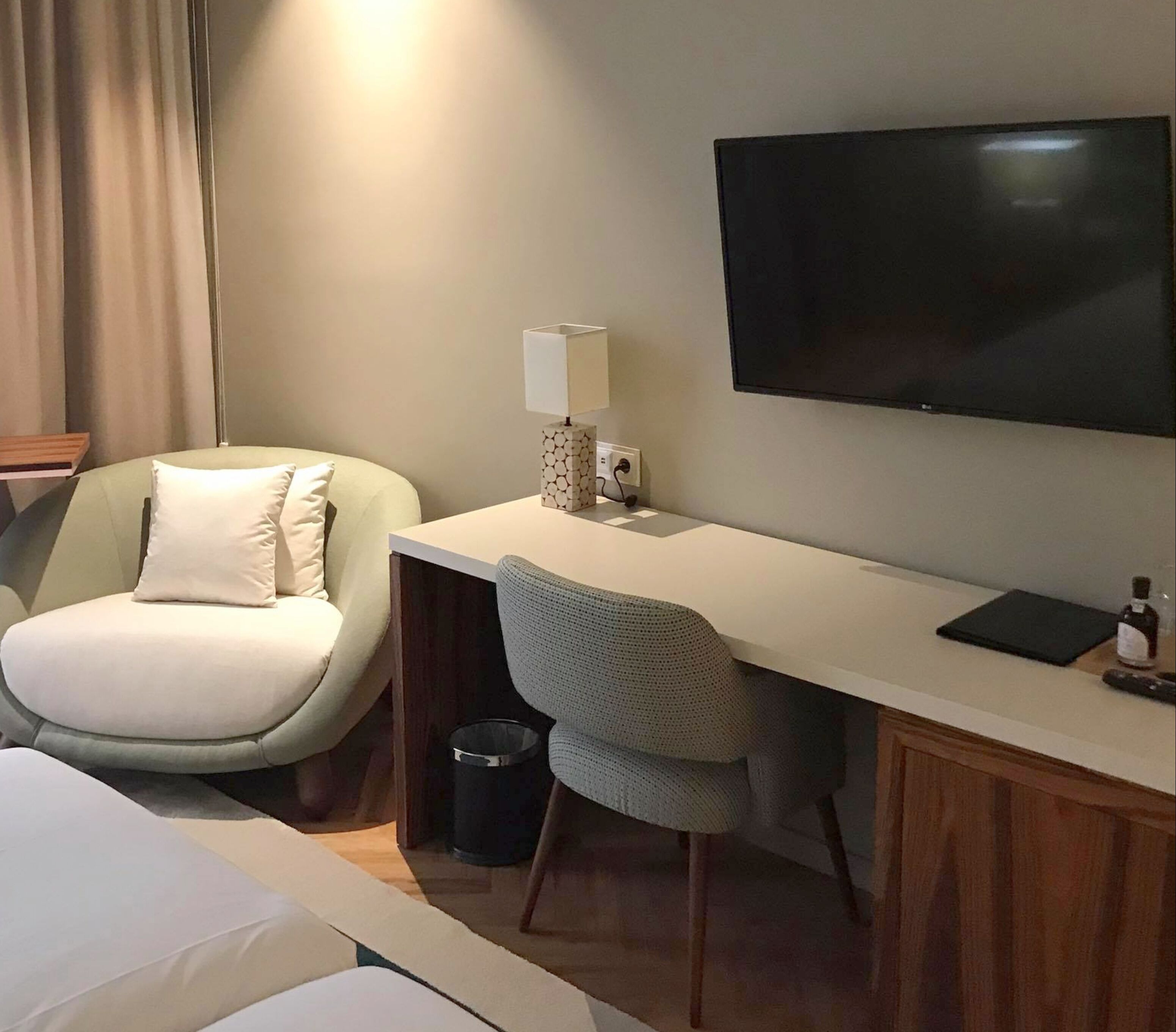 standard twin room, vineyard view | 1 bedroom, premium bedding, memory-foam beds, minibar