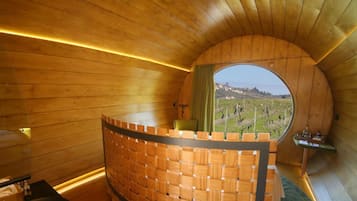 Wine Barrel Room | 1 室のベッドルーム、高級寝具、低反発ベッド、ミニバー
