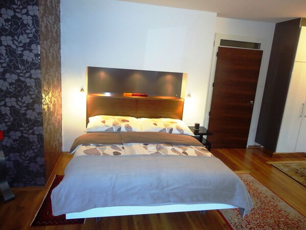 Superior Double Room | Premium bedding, pillowtop beds, individually furnished, blackout drapes - Buda Panzio (Gyor)