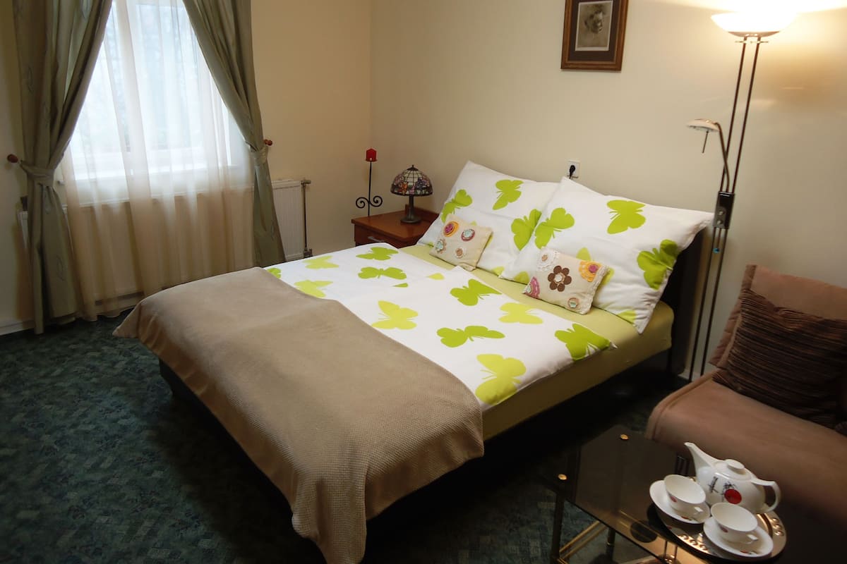 Classic Double Room | Premium bedding, pillowtop beds, blackout drapes