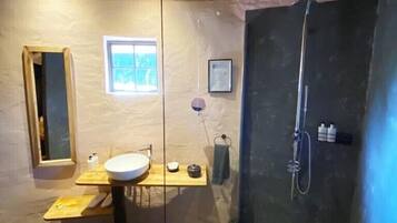 Artículos de tocador ecológicos, secador de pelo, batas, pantuflas