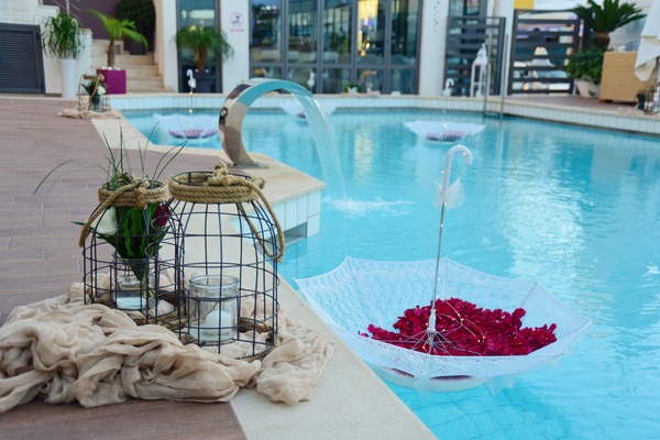 Seasonal outdoor pool, pool umbrellas, sun loungers