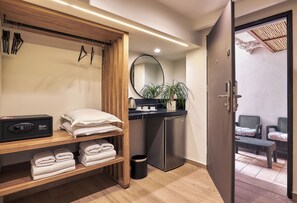 Iron/ironing board, free WiFi - Dionisos Hotel (Hersonissos)