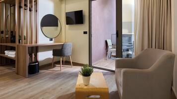 Iron/ironing board, free WiFi