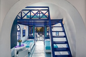 Duplex (Maisonette) | Premium bedding, pillowtop beds, in-room safe, desk