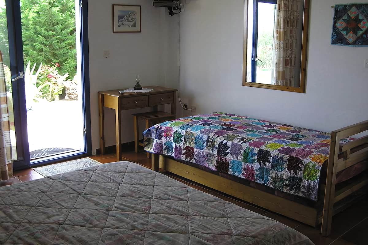 Comfort Studio, 1 Bedroom, Non Smoking, Ocean View | 1 bedroom, in-room safe, individually decorated, individually furnished