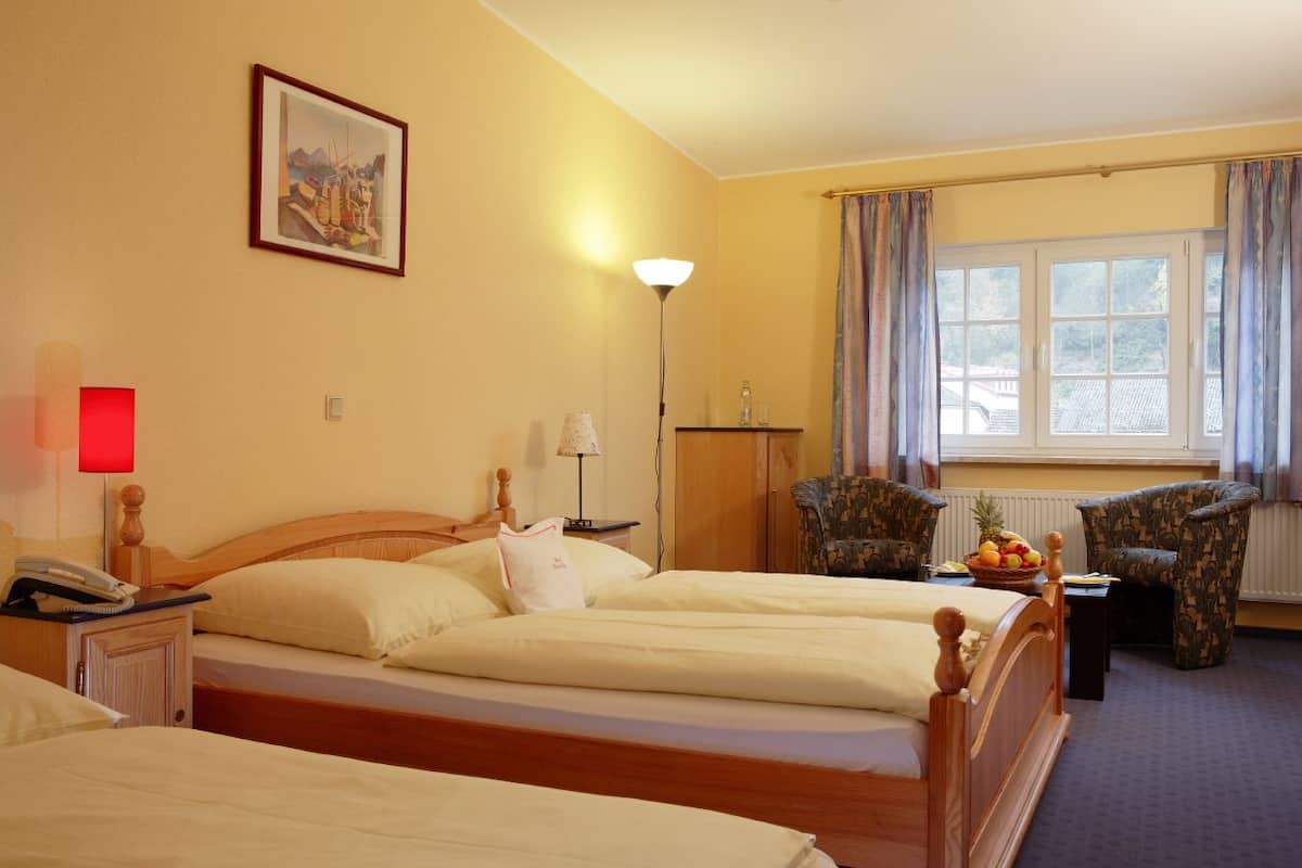 Comfort Room | In-room safe, laptop workspace, soundproofing, cribs/infant beds