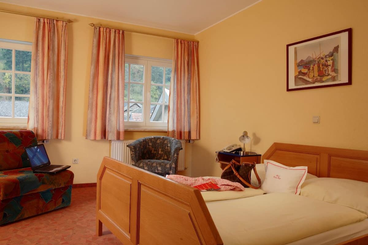 In-room safe, laptop workspace, soundproofing, cribs/infant beds