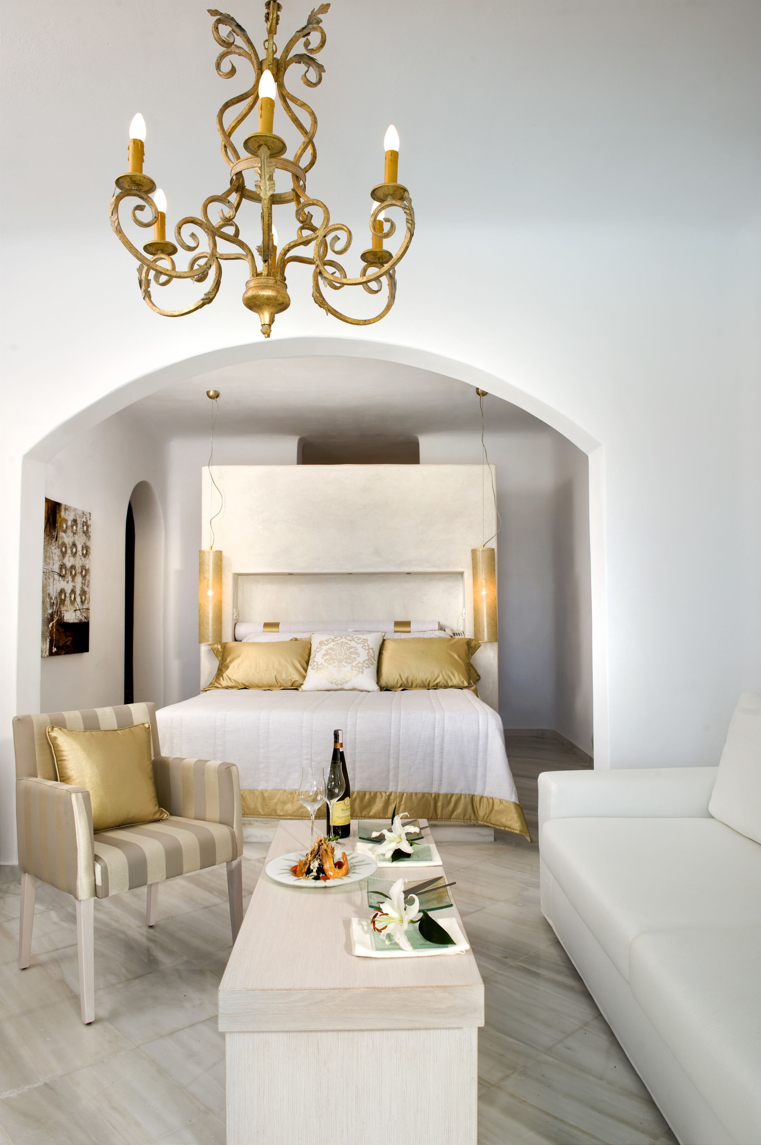 deluxe suite, heated pool, caldera view | 1 bedroom, premium bedding, pillow-top beds, minibar