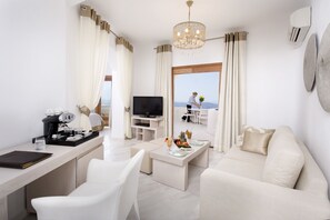 Superior Suite, Hot Tub, Caldera View | Ropa de cama de alta calidad, camas con pillow-top y minibar 