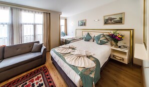 Chambre Familiale | Minibar, coffres-forts dans les chambres, chambres insonorisées