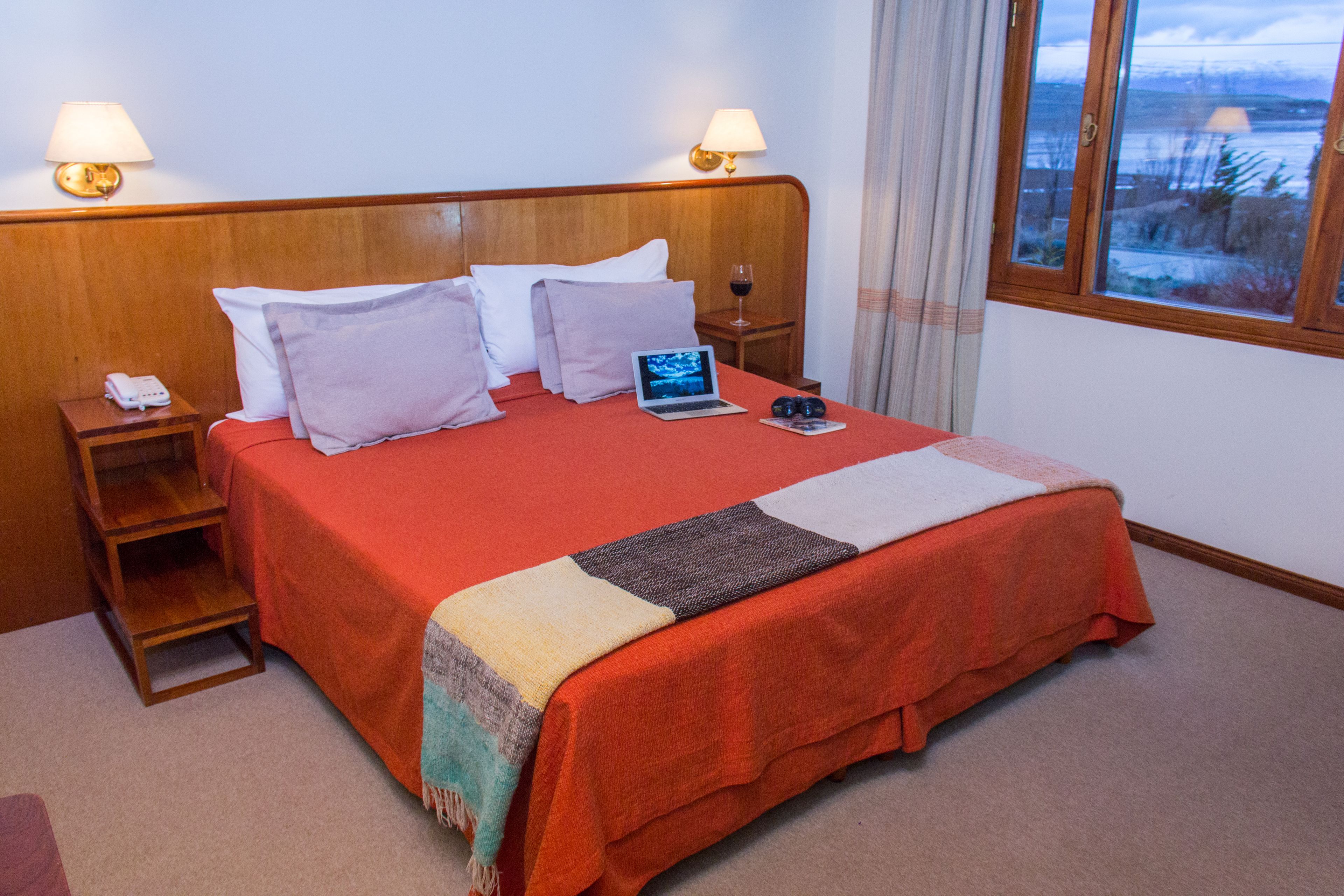 Habitación Doble Cerro | Pillow-top beds, in-room safe, individually decorated