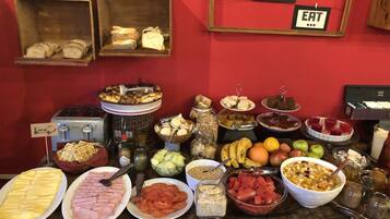 Petit déjeuner buffet compris tous les jours