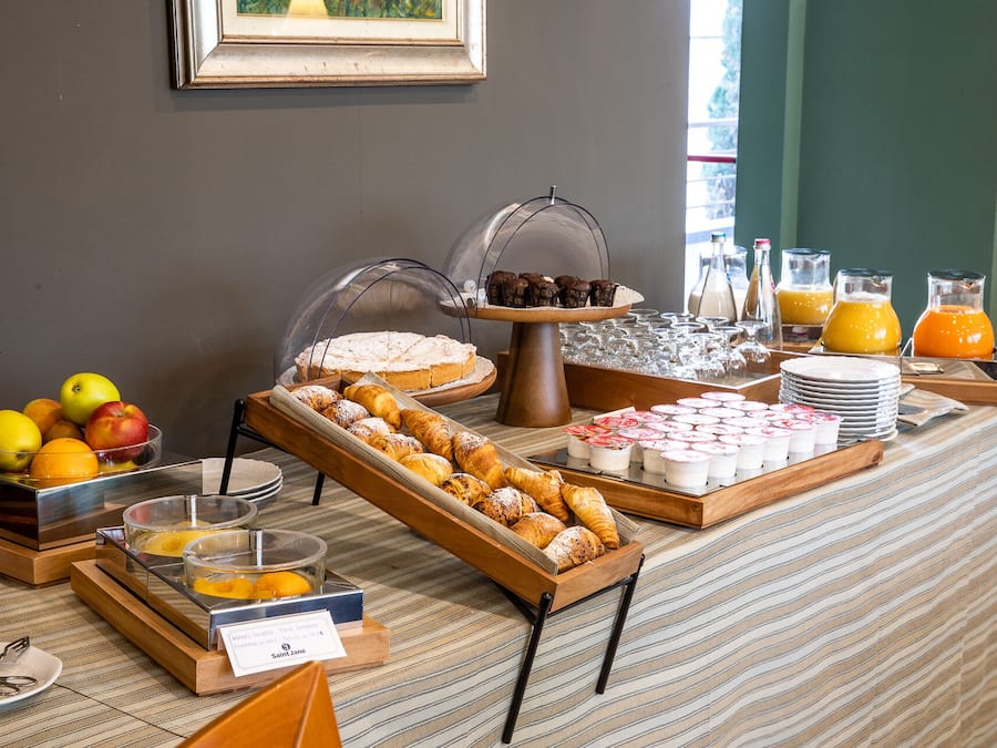 Breakfast buffet
