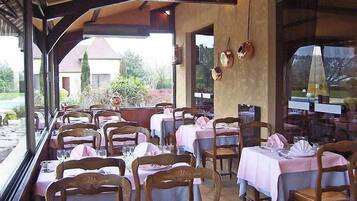 Lunch and dinner served, French cuisine