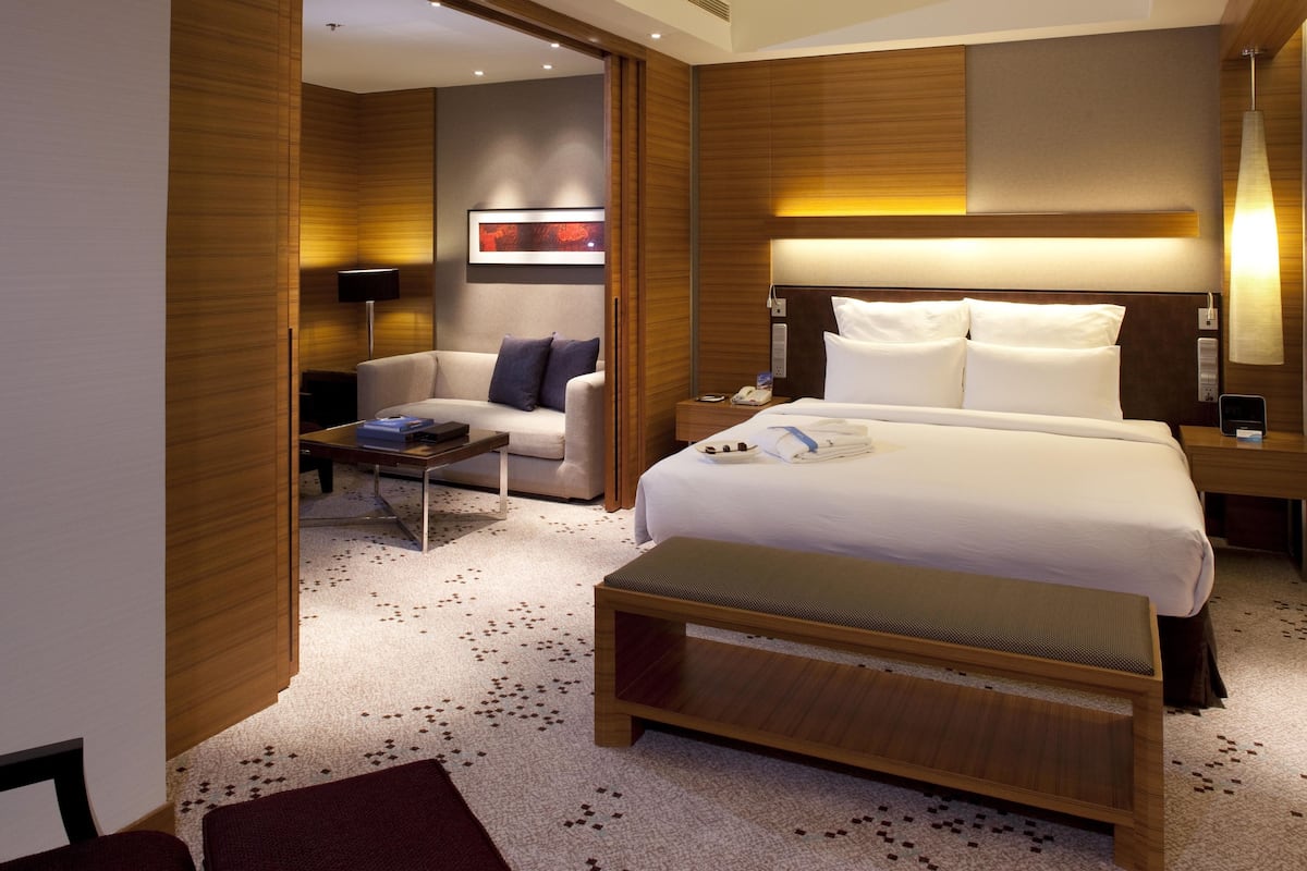 Hochwertige Bettwaren, Daunenbettdecken, Pillowtop-Betten, Minibar