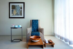 Couples treatment rooms, body treatments, body scrubs, facials