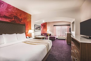 Deluxe-Zimmer, 1 King-Bett, Nichtraucher (Deluxe Executive Room) | Hochwertige Bettwaren, Zimmersafe, Schreibtisch, Bügeleisen/Bügelbrett