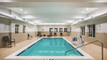 Indendørs pool
