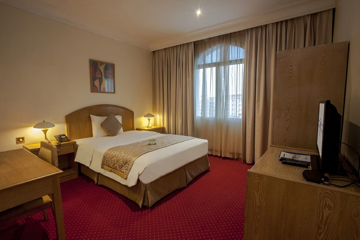 Kamar Single Standar, 1 Tempat Tidur Queen | 1 kamar tidur, minibar, brankas, dan meja kerja