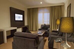 Deluxe Suite | Living area | LCD TV - Haffa House Hotel (Muscat)