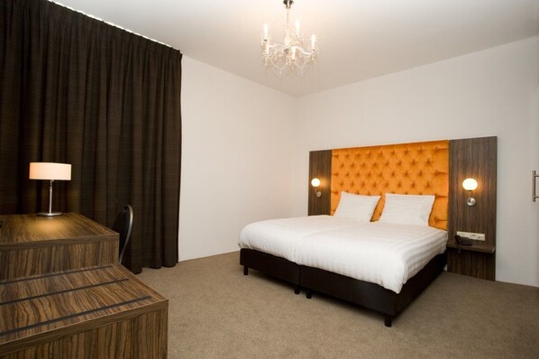 Family Room, 2 Bedrooms | Down duvets, in-room safe, desk, soundproofing - Hotel La Reine (Eindhoven)