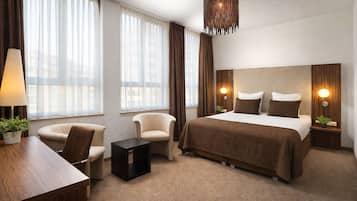 Couette en duvet d'oie, coffres-forts dans les chambres, bureau