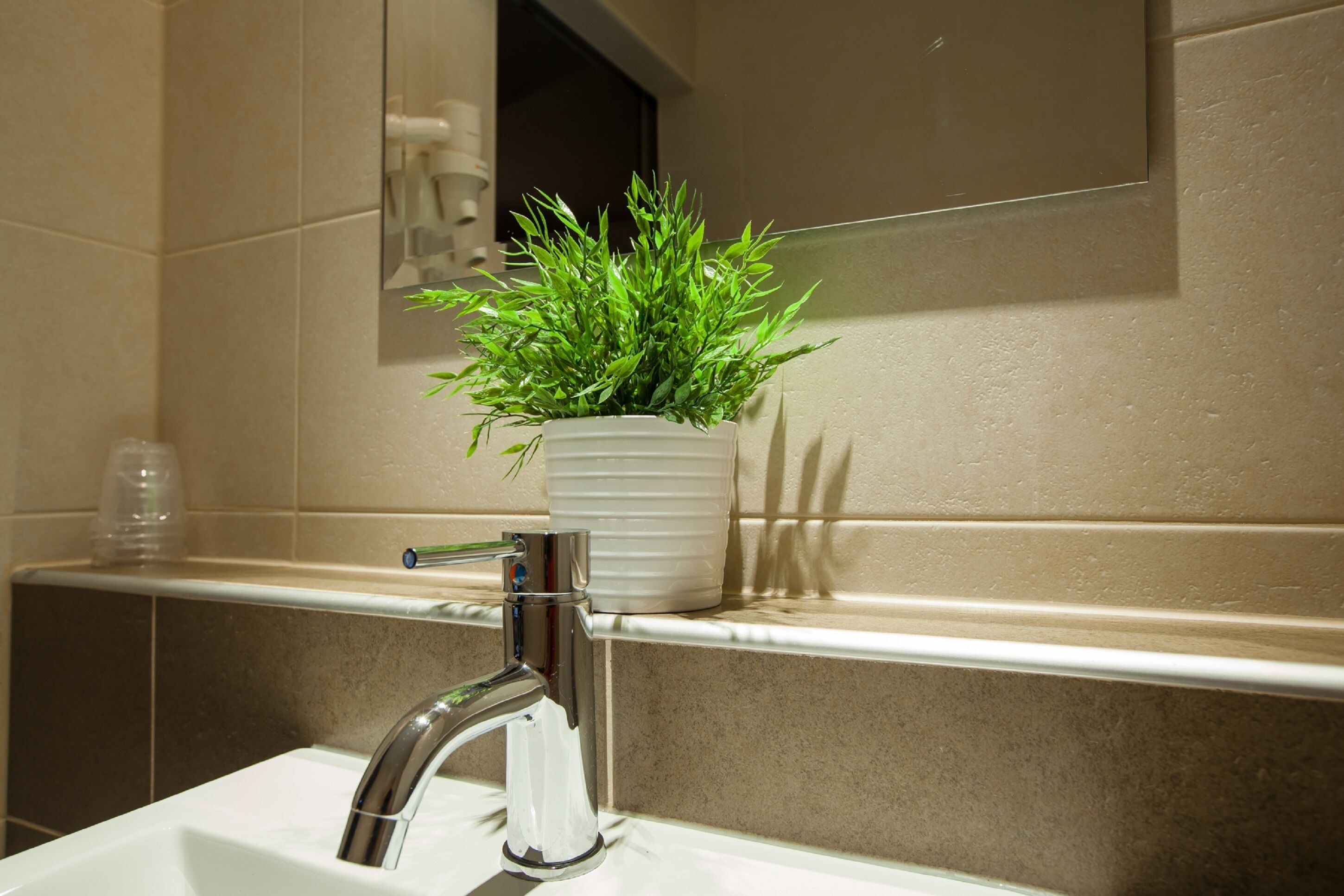 comfort twin room | bathroom sink