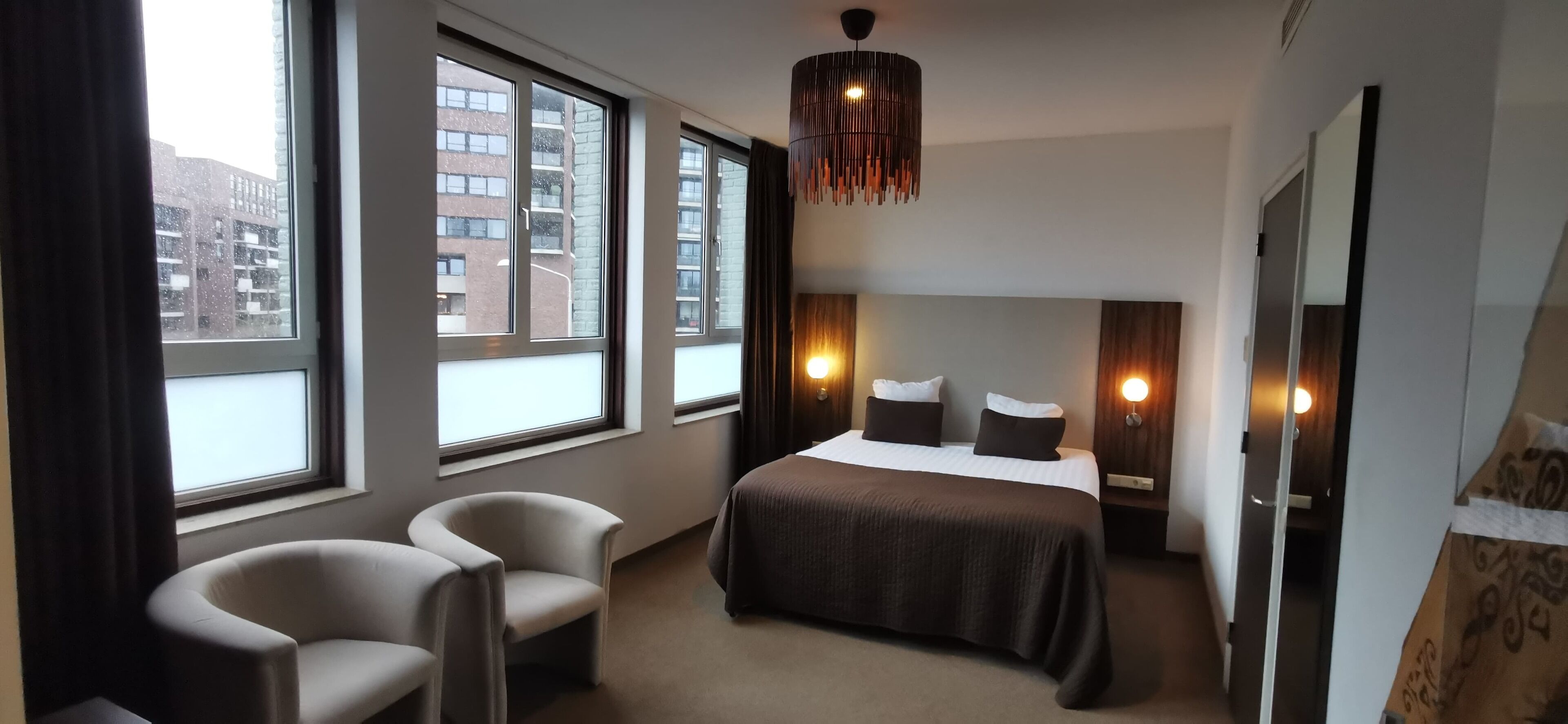 superior double room | down duvets, in-room safe, desk, soundproofing