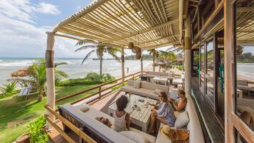 Daily cooked-to-order breakfast for a fee