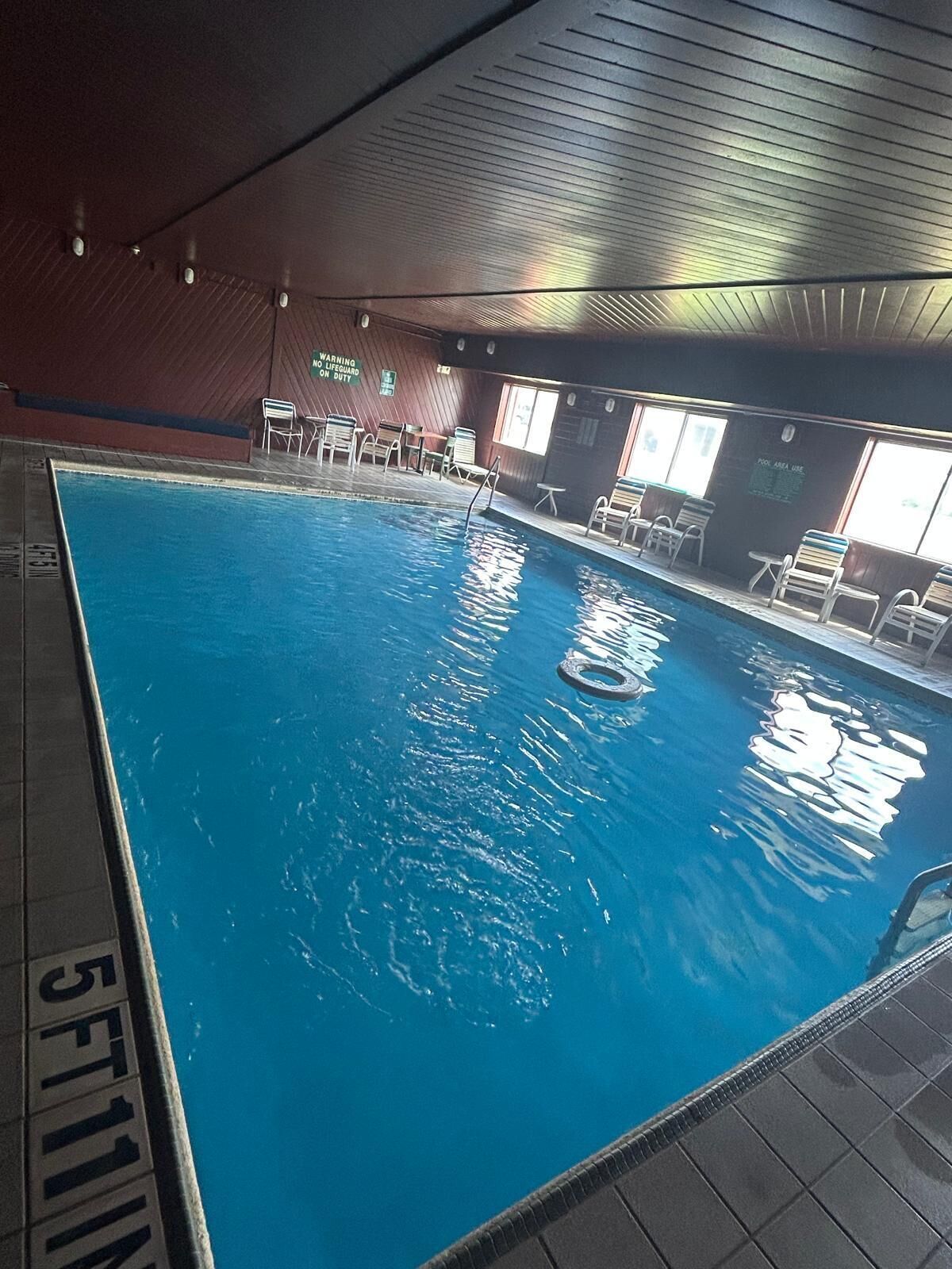 Piscine intérieure