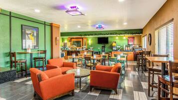 Desayuno continental gratuito y diario