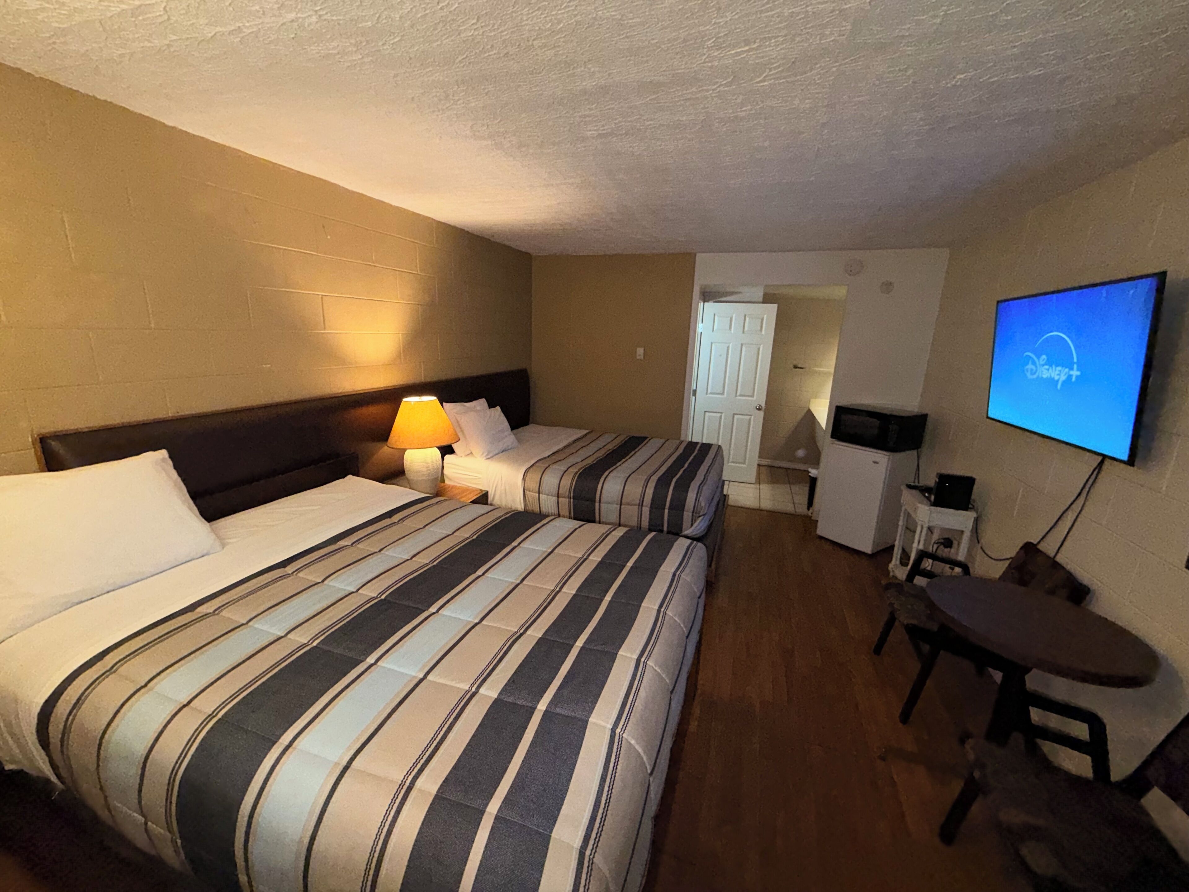 Double Room, 2 Double Beds | Desk, free WiFi, bed sheets