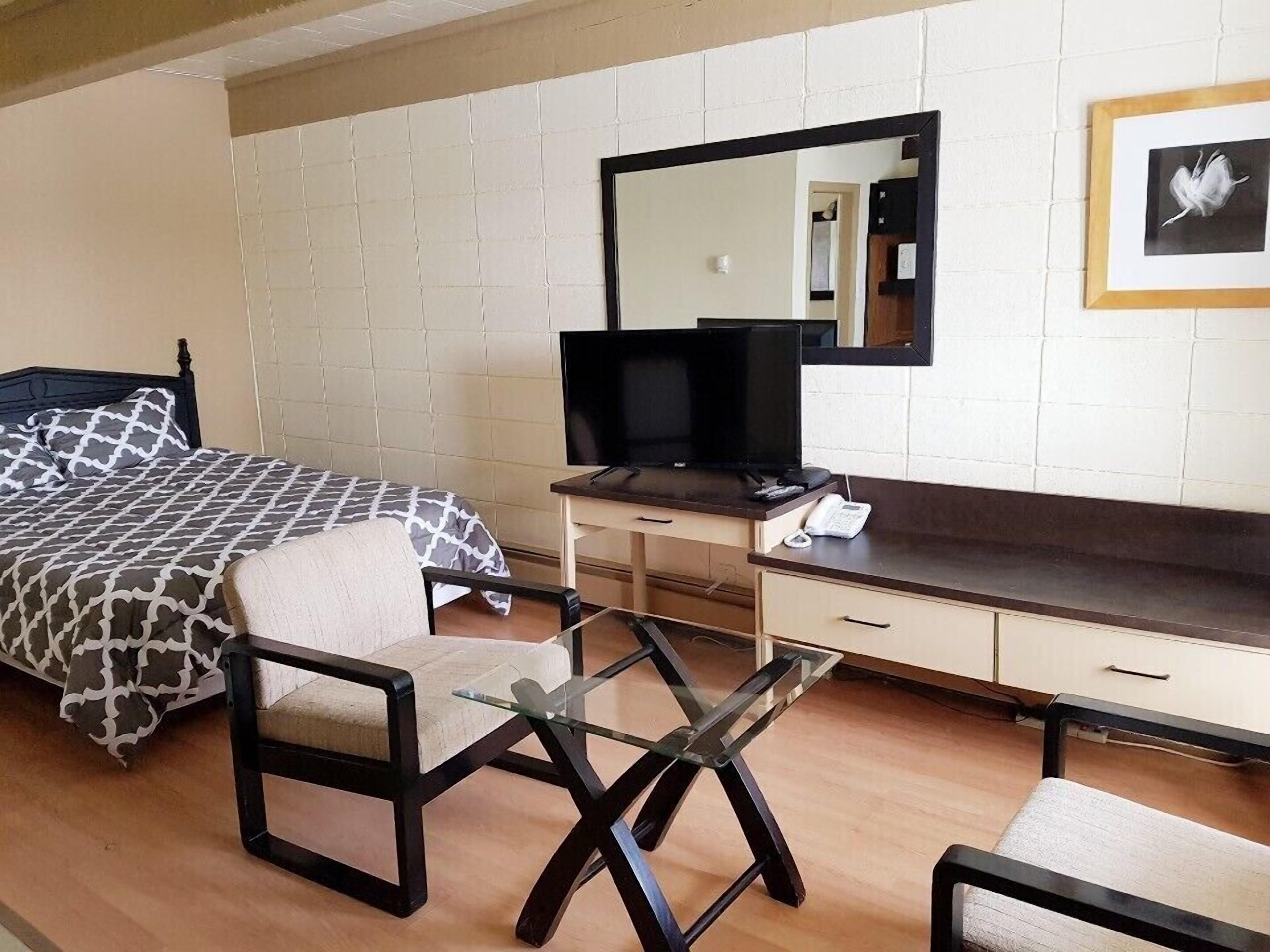 Desk, free WiFi, bed sheets