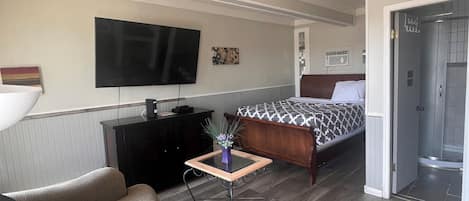 Desk, free WiFi, bed sheets