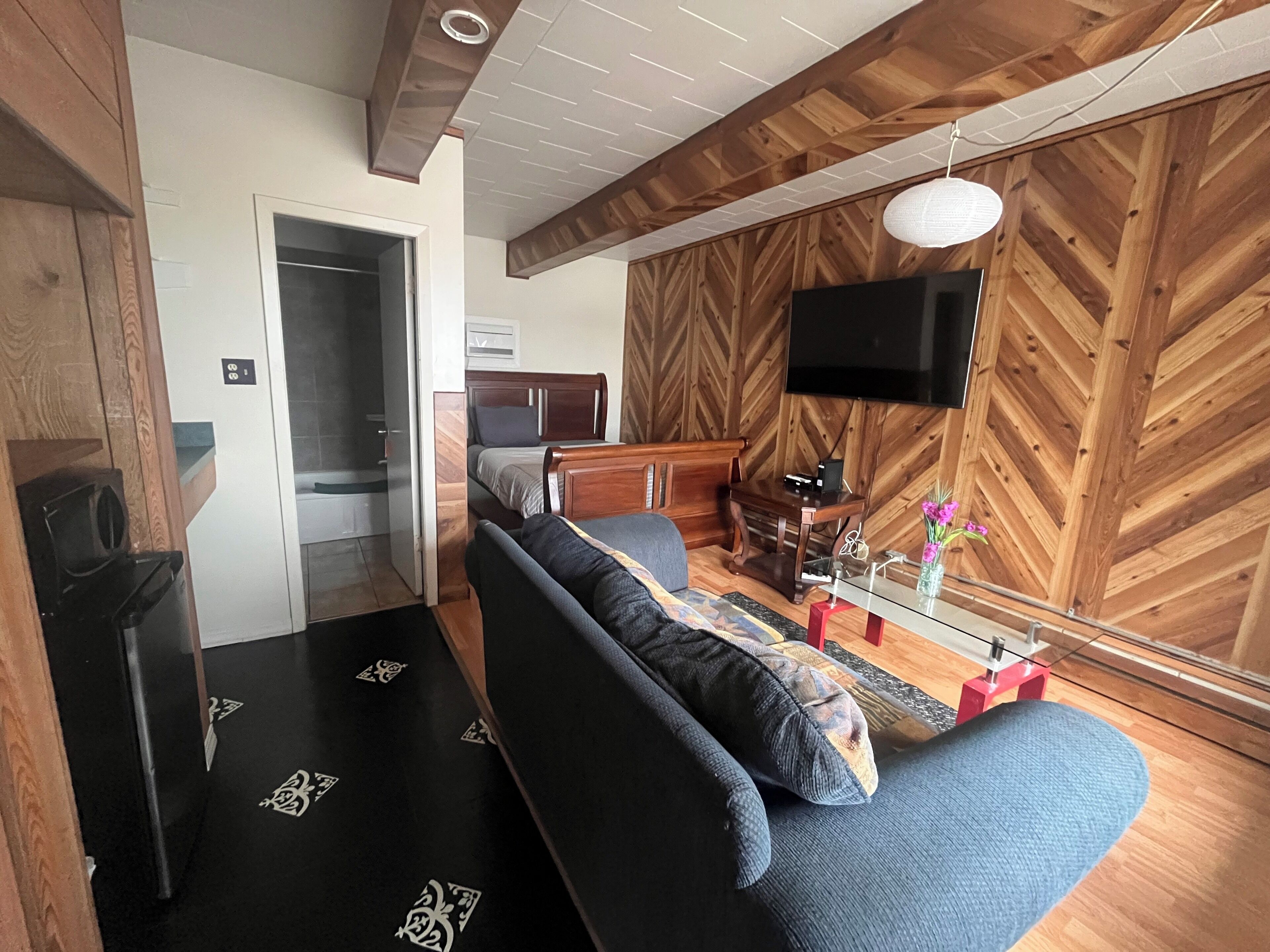 Desk, free WiFi, bed sheets