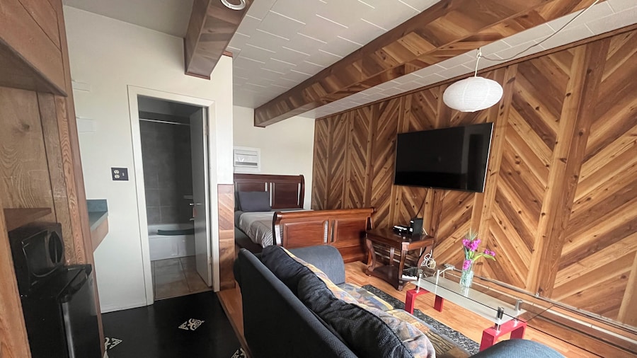 Caravan Motel