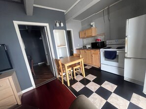 Schreibtisch, kostenloses WLAN, Bettwäsche