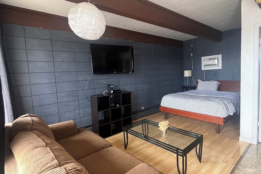 Caravan Motel
