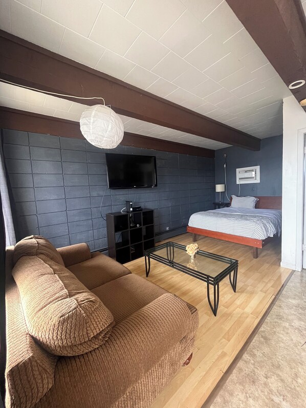 Schreibtisch, kostenloses WLAN, Bettwäsche